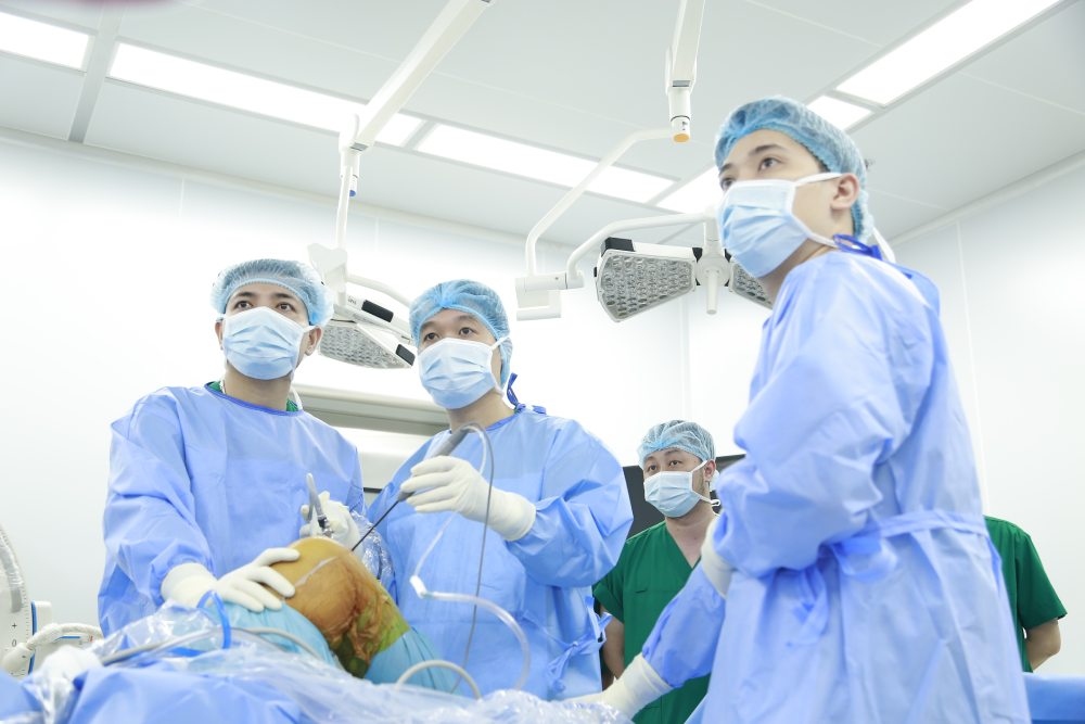 Treating gout incorrectly, a man almost lost his ability to walk. Photo: BVCC