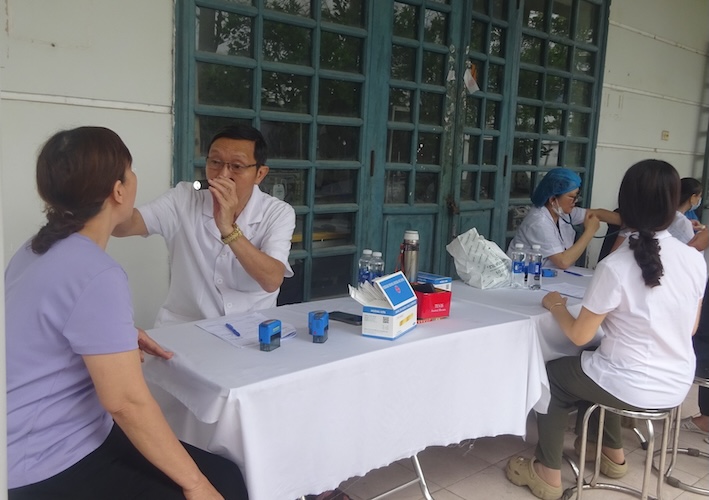 Periodic health check-up phase 1 for workers at Vi Hoang Garment Enterprise. Photo: Grassroots Trade Union