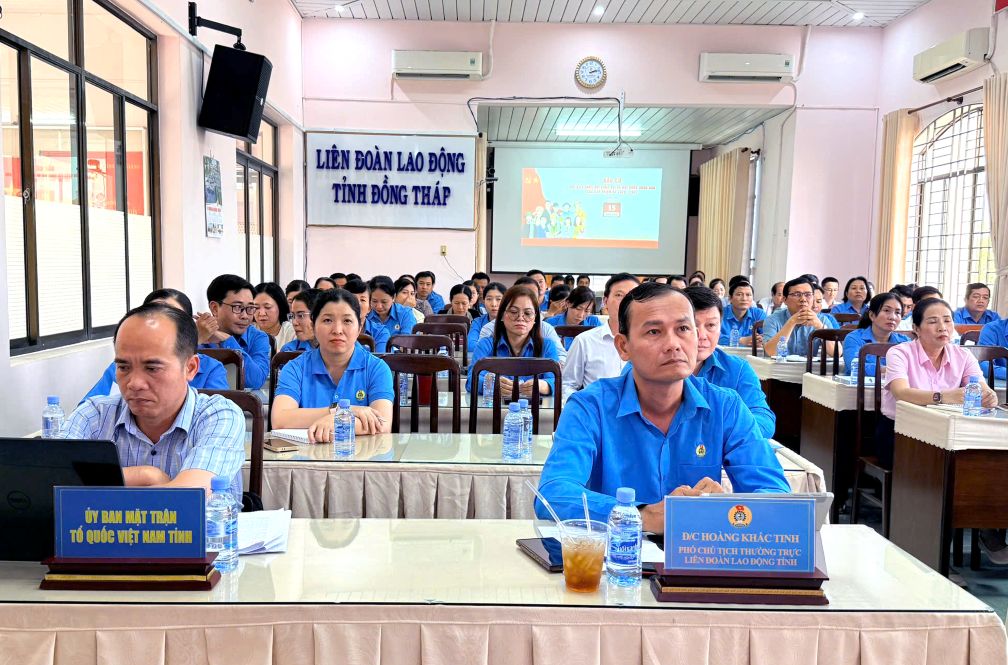 Hội nghị tại hội trường LĐLĐ tỉnh Đồng Tháp, phường Mỹ Tho. Ảnh: Minh Nguyên 