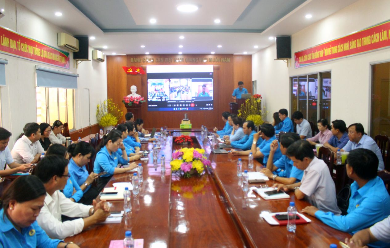 Điểm cầu trực tuyến tại phường Cao Lãnh. Ảnh: Thanh Mai