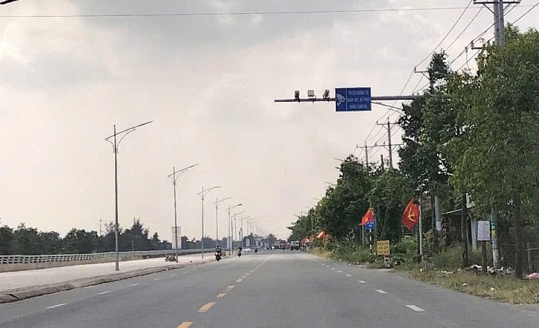 Camera phát hiện các lỗi vi phạm giao thông trên đường phố Cà Mau. Ảnh: Nhật Hồ.