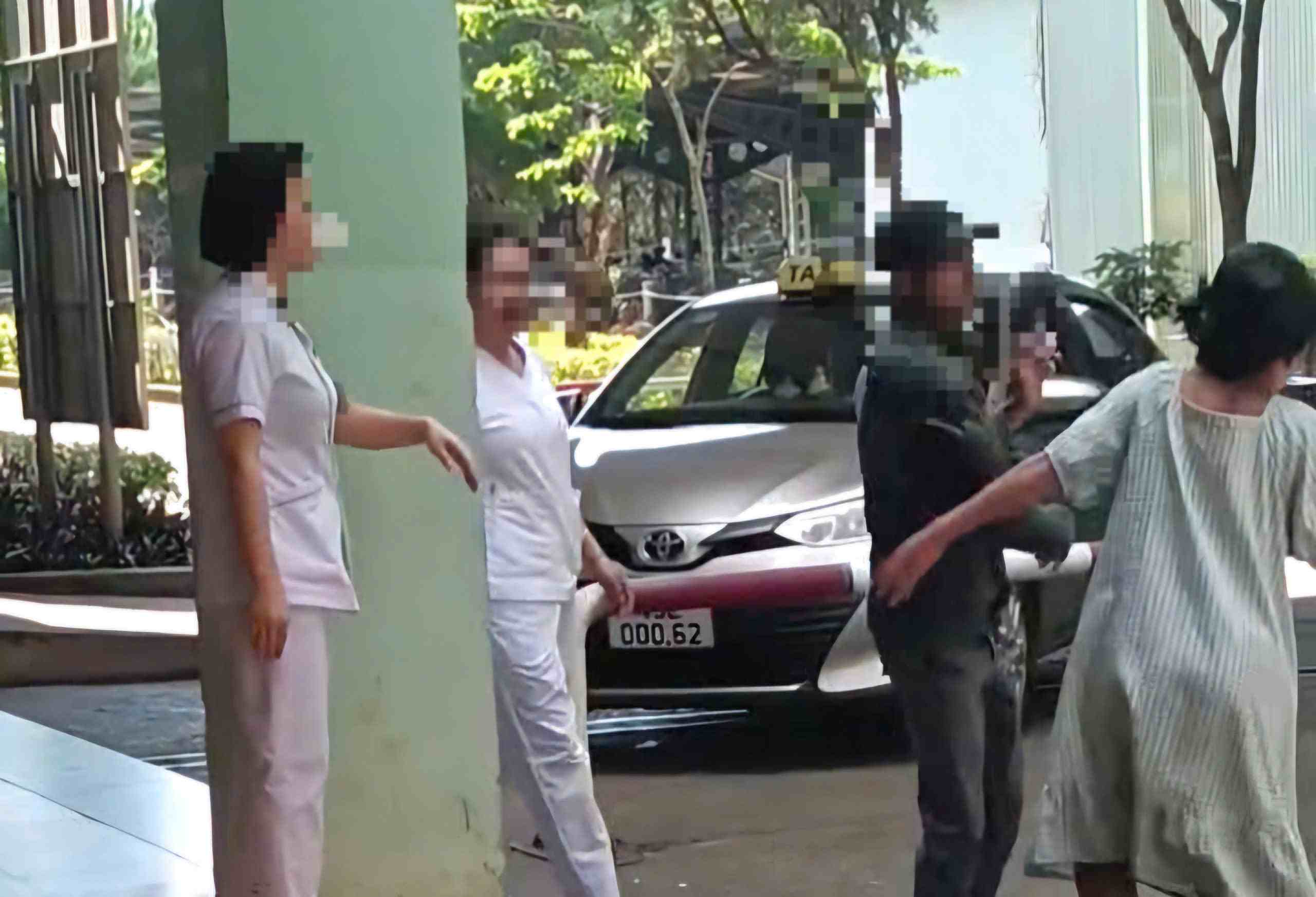 Cơ quan chức năng đang xác minh, làm rõ vụ việc chống tát vợ mang bầu ngay tại bệnh viện. Ảnh: Cắt từ clip 