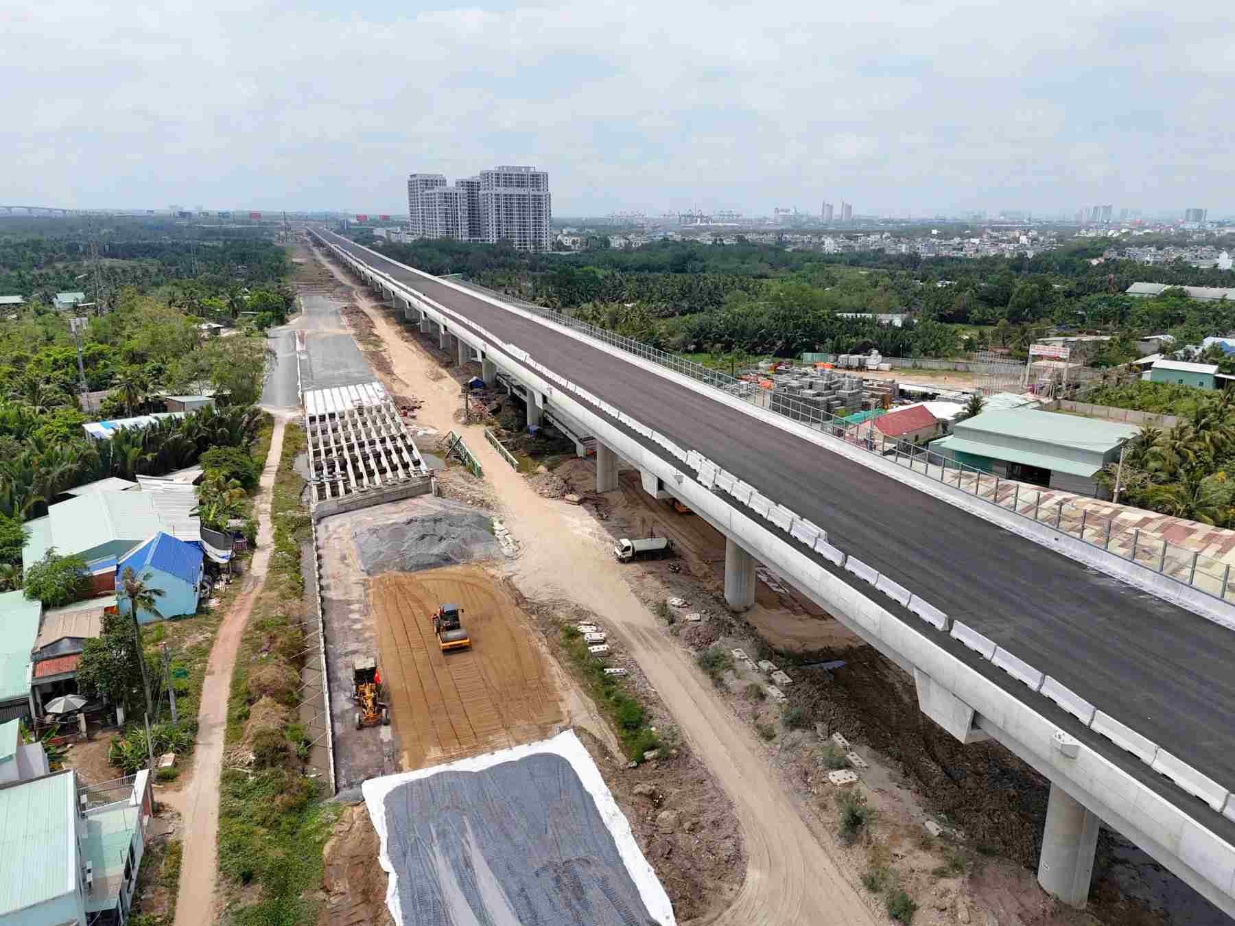 Ring Road 3 elevated section in the East of Ho Chi Minh City is expected to open to traffic on the 30th. 4. Photo: Minh Quan