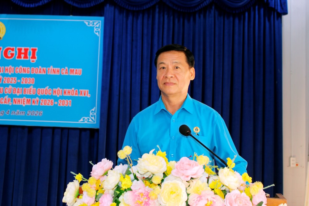 Đồng chí Huỳnh Văn Đậm - Phó Chủ tịch LĐLĐ tỉnh triển khai các chương trình thực hiện Nghị quyết Đại hội Công đoàn tỉnh Cà Mau lần thứ I, nhiệm kỳ 2025 - 2030 và thông tin, tuyên truyền ý nghĩa, tầm quan trọng và kết quả cuộc bầu cử đại biểu Quốc hội khóa XVI và đại biểu HĐND các cấp nhiệm kỳ 2026 - 2031. Ảnh: LĐLĐ Cà Mau.