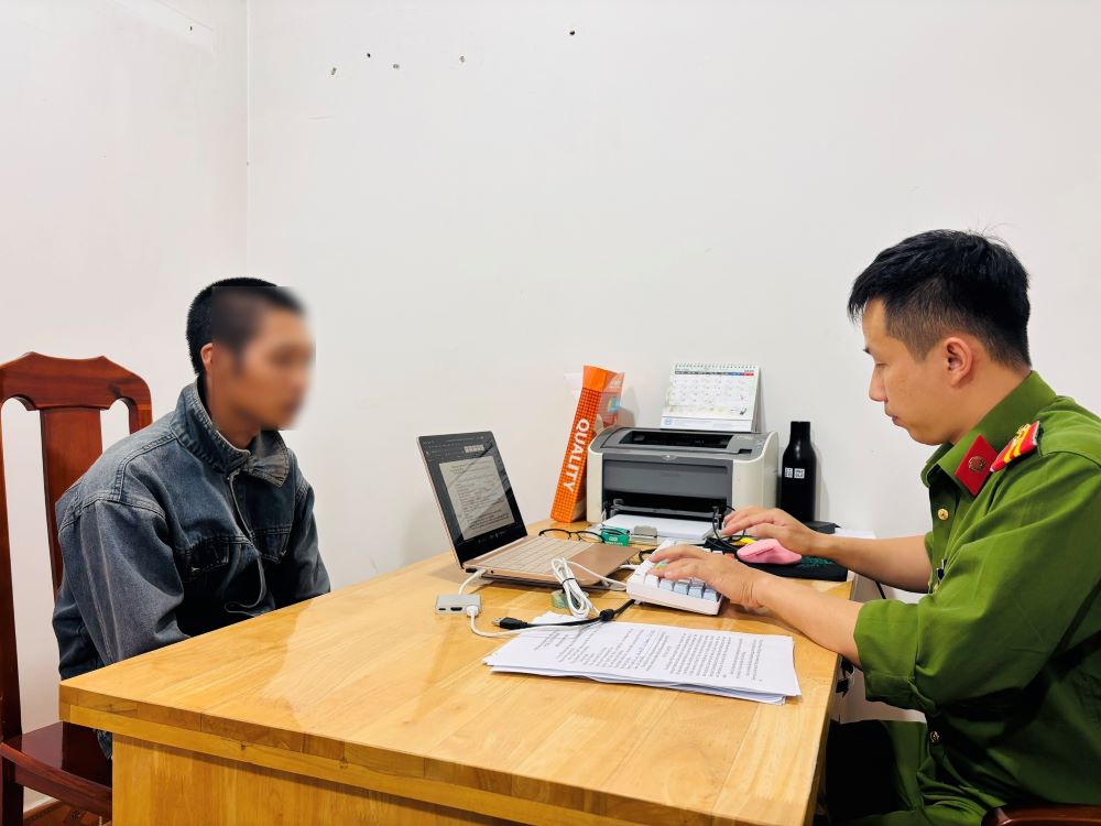 공안이 T 씨와 협력하고 있습니다. 사진: 공안 제공