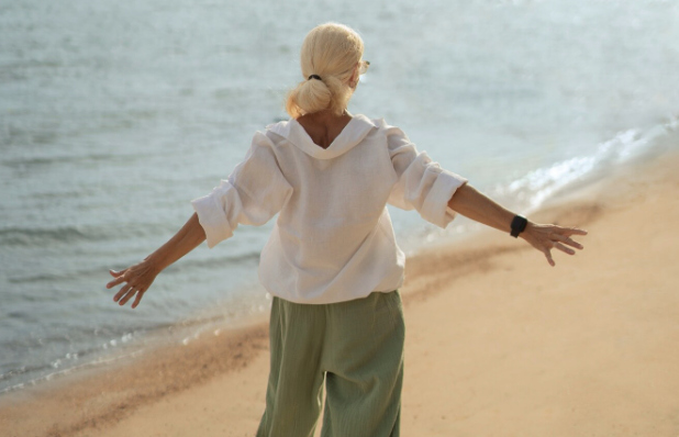 Entering the age of 50, women have many profound changes in psychology, lifestyle and role. Photo: Thuy Duong