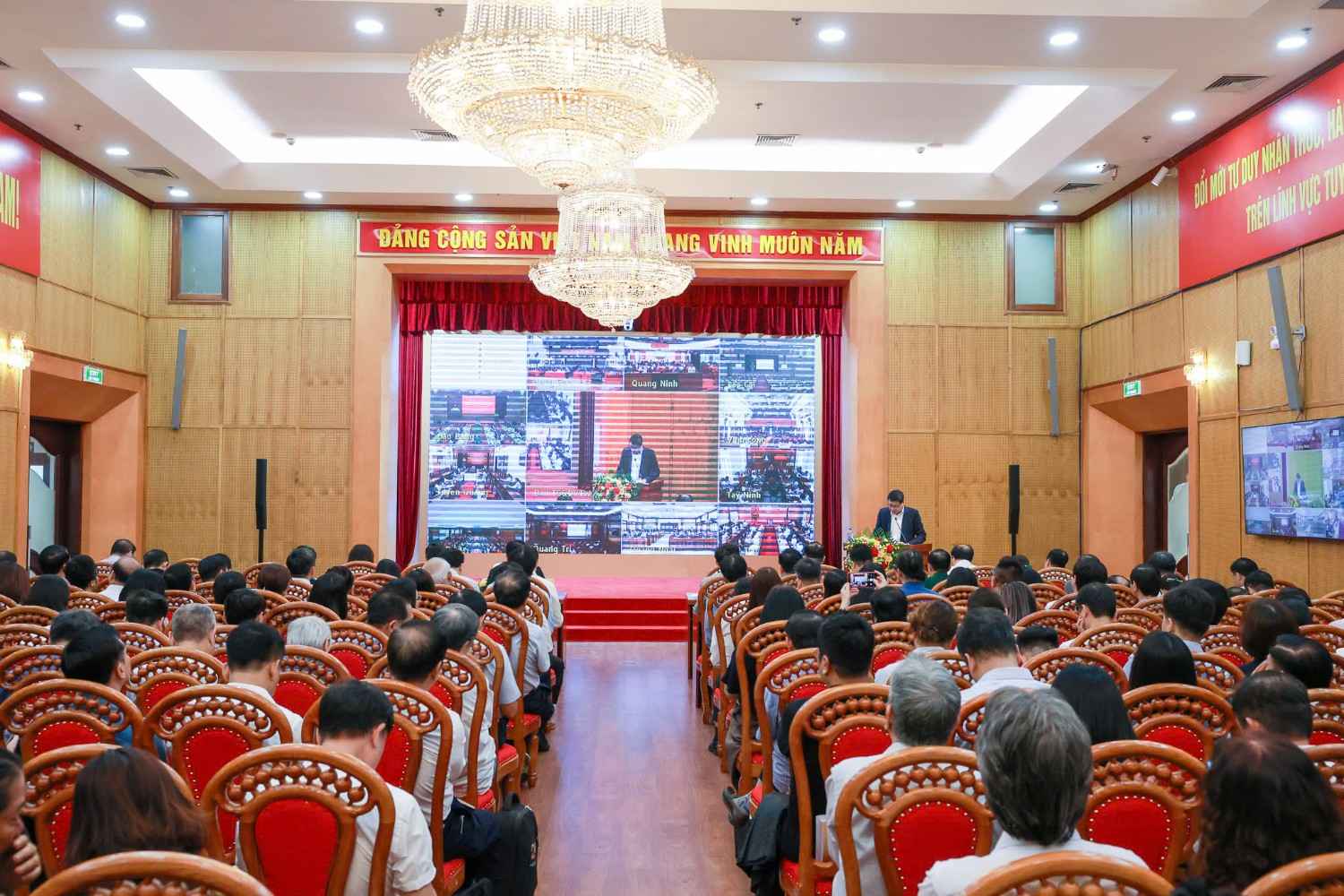 Hội nghị toàn quốc nghiên cứu, học tập, quán triệt và triển khai thực hiện Nghị quyết Đại hội XIV của Đảng. Ảnh: Phương Trang