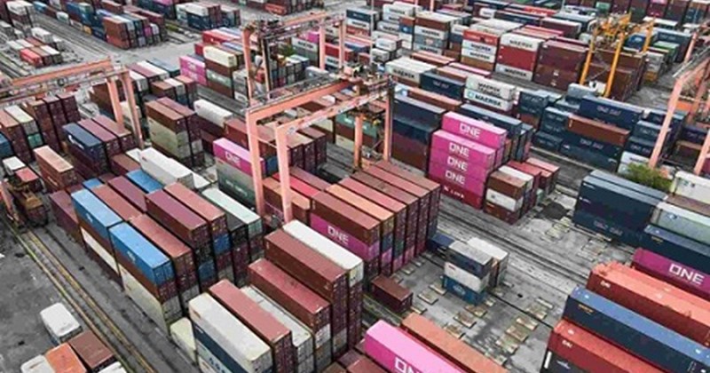 Giá xăng dầu biến động, miễn phí giao thông đến 30/6