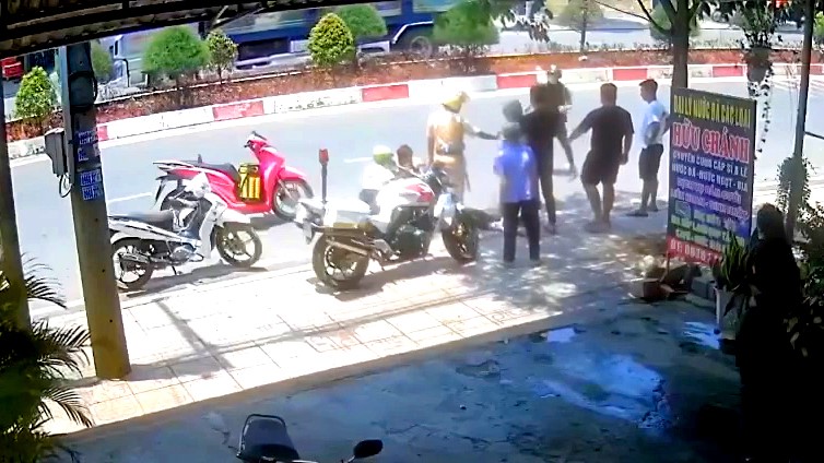 Hiện trường xảy ra vụ tai nạn giao thông do tự té. Ảnh: Công an tỉnh Đồng Nai