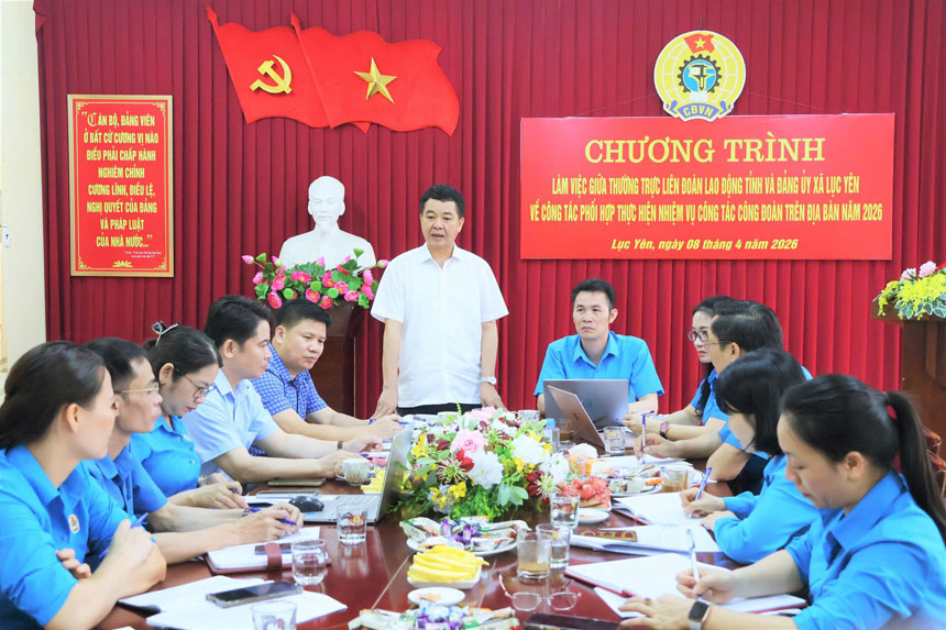 Lãnh đạo xã Lục Yên phát biểu ý kiến. Ảnh: Thanh Sơn