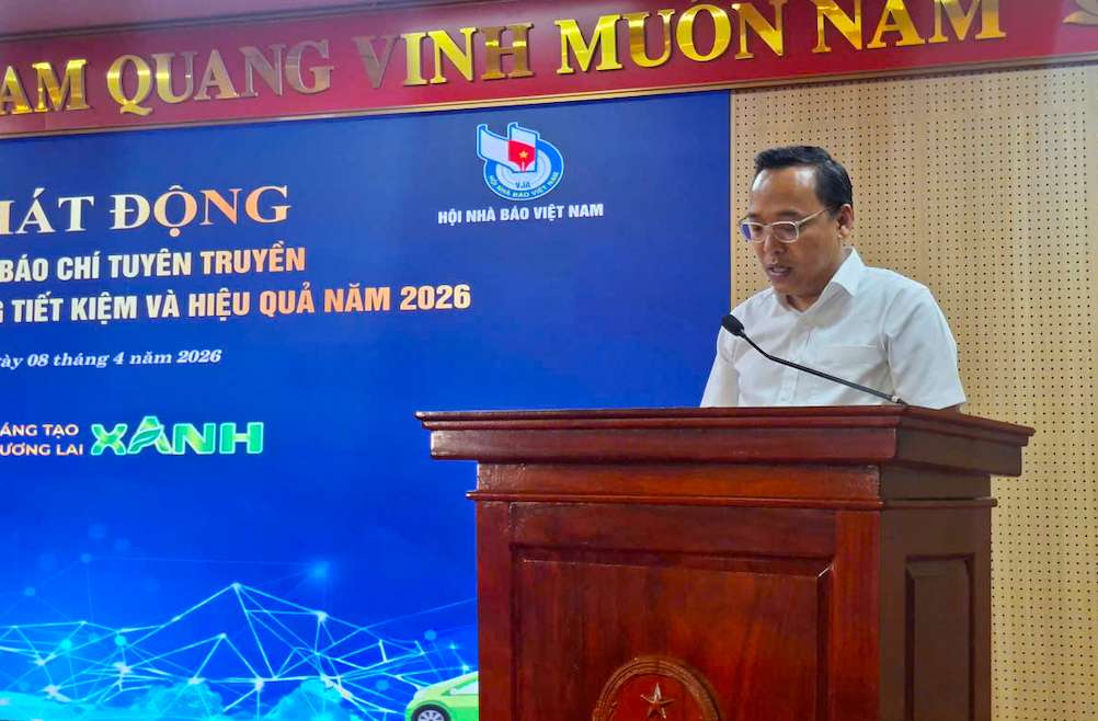 Deputy Minister of Industry and Trade Nguyen Hoang Long speaks at the Launching Ceremony of the 2026 Press Award for propaganda on energy saving and efficiency. Photo: Tuyet Lan