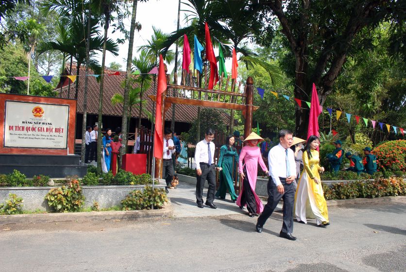 미호아흥 섬은 톤득탕 주석의 고향으로 알려져 있습니다. 사진: 부띠엔