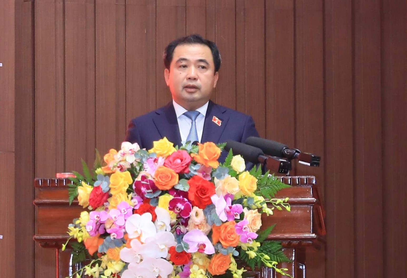 Hanoi Party Secretary Tran Duc Thang speaks to receive the assignment. Photo: Quang Thai