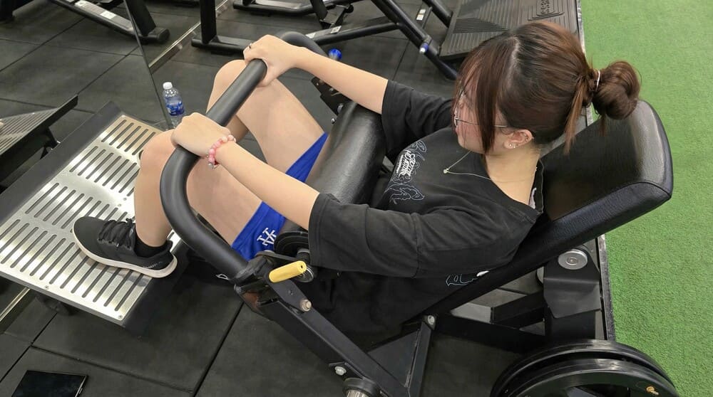 Exercising with a hip rocker regularly brings many good benefits to health. Photo: Lan Chi