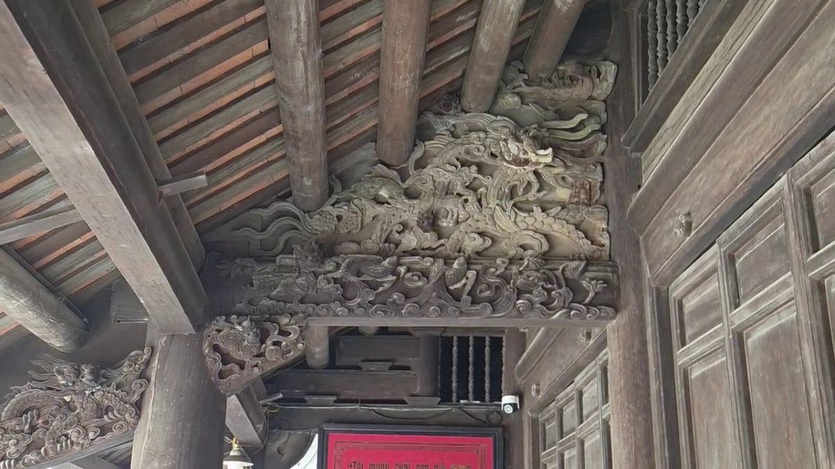 Trải qua hàng trăm năm, các kiến trúc, hạng mục của đình làng vẫn khá nguyên vẹn. Ảnh: Quách Du