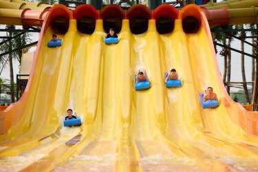 Du khách sẽ được trải nghiệm tổ hợp vui chơi hiện đại cùng 40 đường trượt đẳng cấp thế giới tại công viên nước Hà Nam. Ảnh: Thanh Sơn 