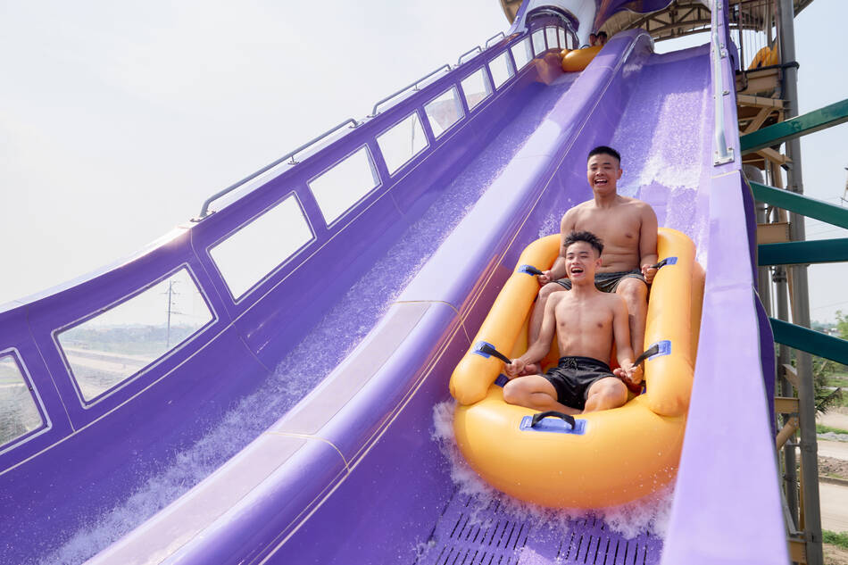 “Song làn siêu tốc” sẽ mang đến cho du khách cuộc đua đầy cảm xúc. Ảnh: Thanh Sơn 