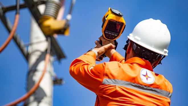 Proactively save energy to avoid risks of shortages. Photo: EVN