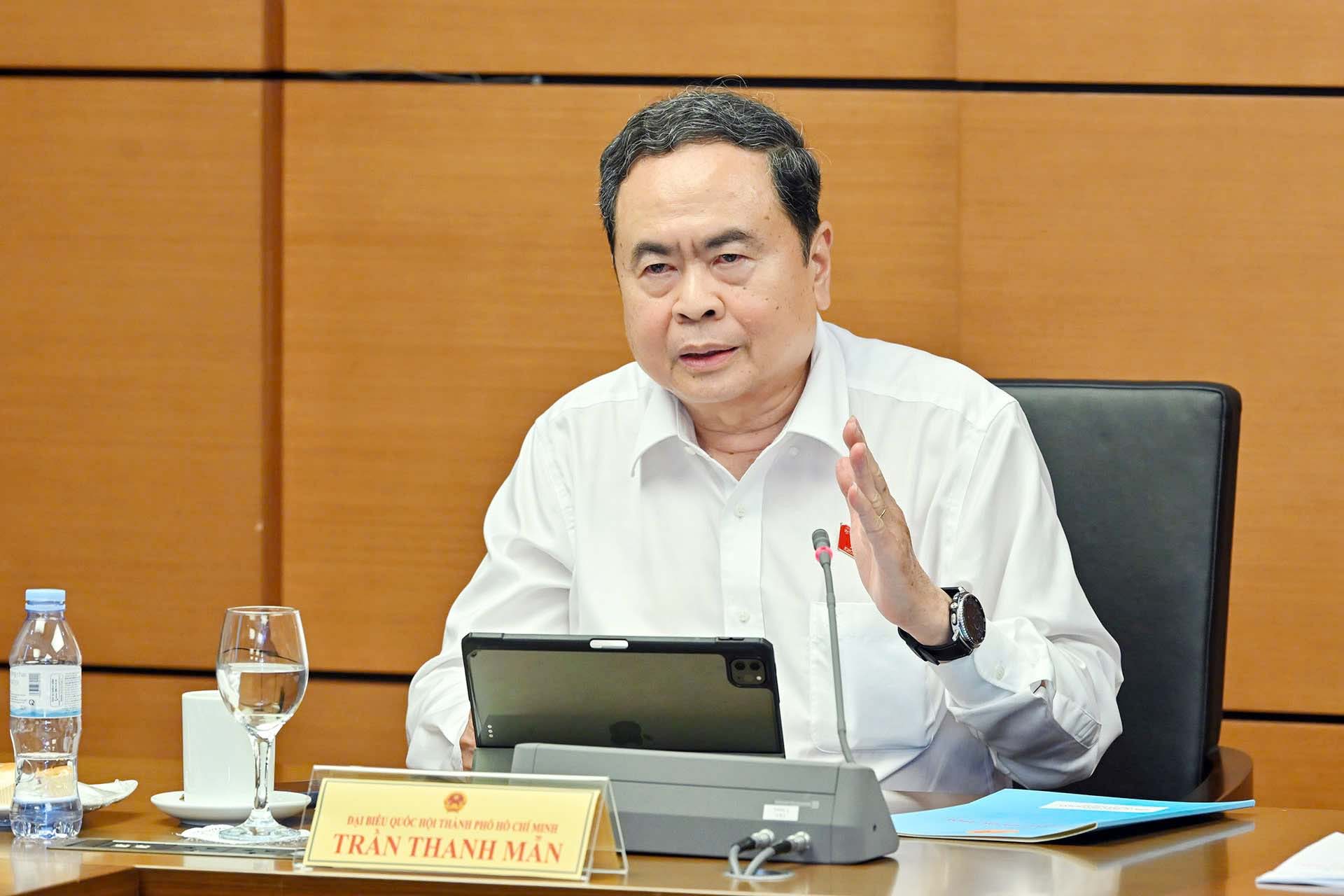 Politburo Member, National Assembly Chairman Tran Thanh Man said that this amendment to the Capital Law must comprehensively decentralize and delegate power to Hanoi City. Photo: Lam Hien.