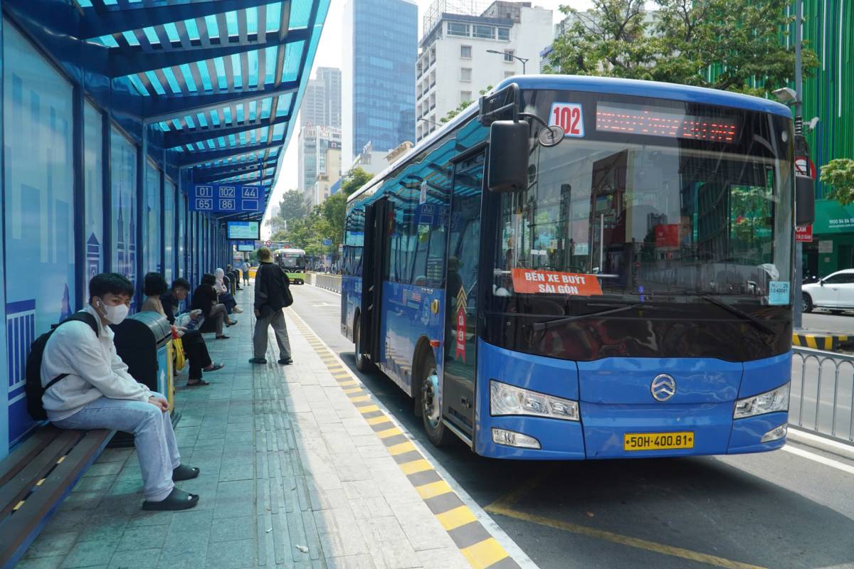 Los residentes de Ciudad Ho Chi Minh esperan la propuesta de billetes de autobús gratuitos en toda la ciudad