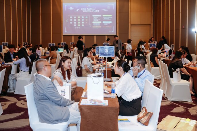 Các doanh nghiệp du lịch Việt Nam - Hàn Quốc trao đổi, kết nối hợp tác trực tiếp tại Korea Travel Mart 2026 ở Hà Nội. Ảnh: KTO