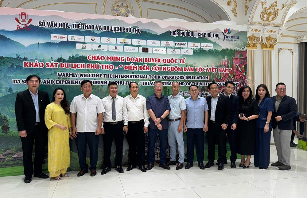 Các đại biểu giao lưu tại chương trình. Ảnh: Thúy Hà