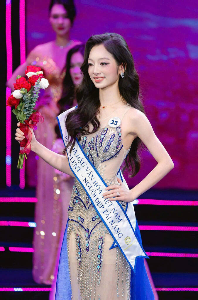 Tố Uyên đăng quang Á hậu 4 cuộc thi Hoa hậu Văn hóa Việt Nam 2026. Ảnh: Nhân vật cung cấp