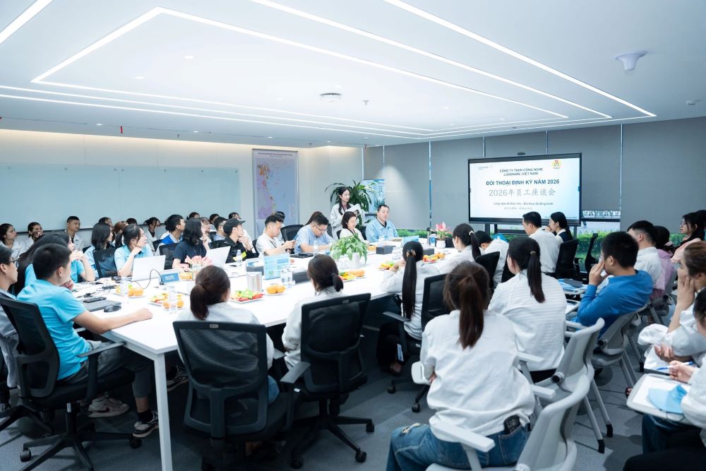 Luxshare Technology Co., Ltd. (Vietnam) organizes periodic dialogues to listen to and answer petitions, and improve the working environment. Photo: Nghe An Trade Union