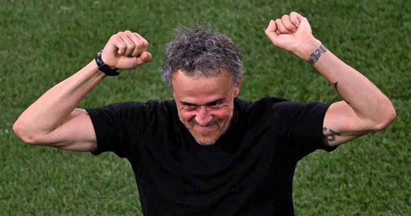 Luis Enrique bất ngờ với lựa chọn chiến thuật của Arne Slot
