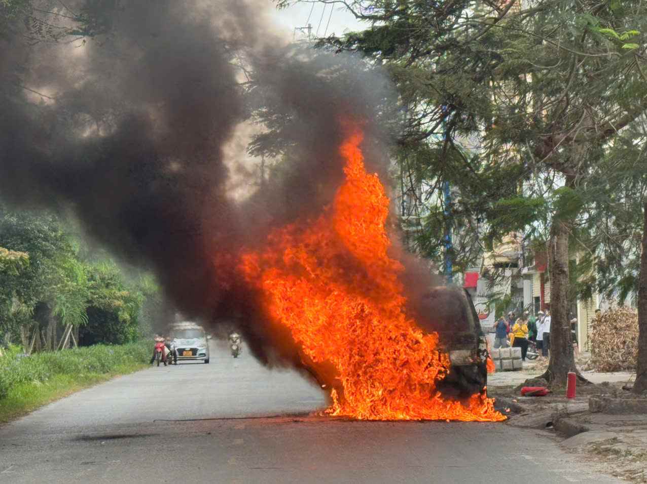 Mitsubishi Jolie car burned down after just being repaired. Photo: People