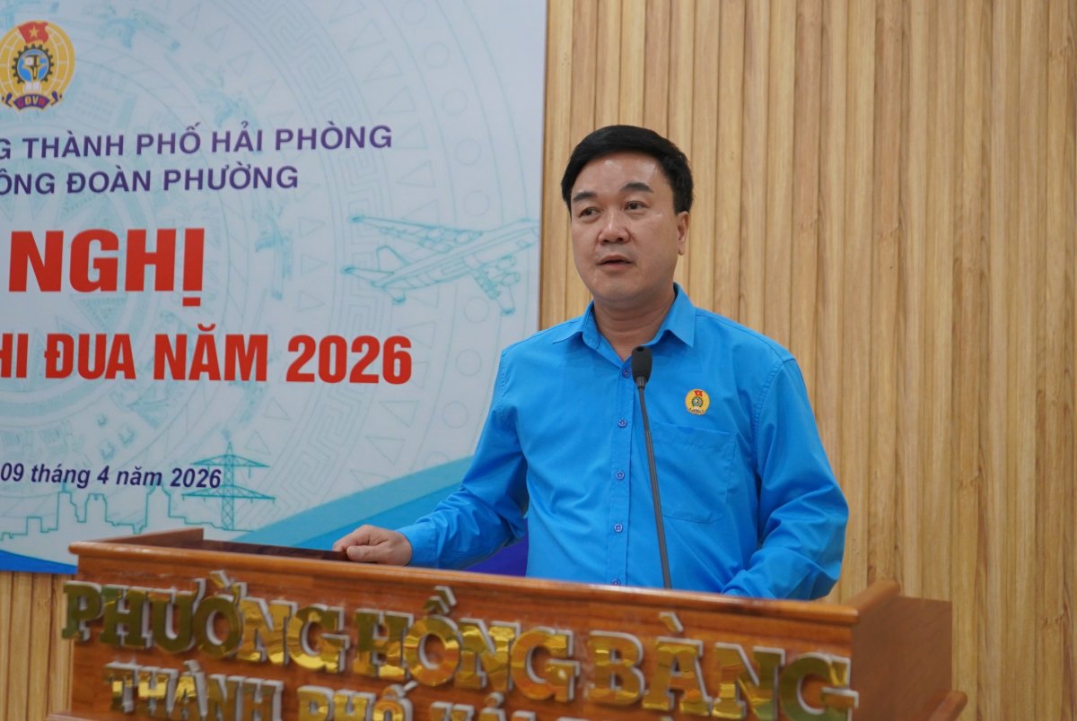 Phó Chủ tịch Thường trực LĐLĐ TP Hải Phòng Nguyễn Văn Quyết phát biểu chỉ đạo. Ảnh: Mai Dung