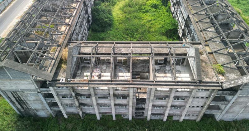 Trường học trăm tỷ bị bỏ hoang, ai chịu trách nhiệm?