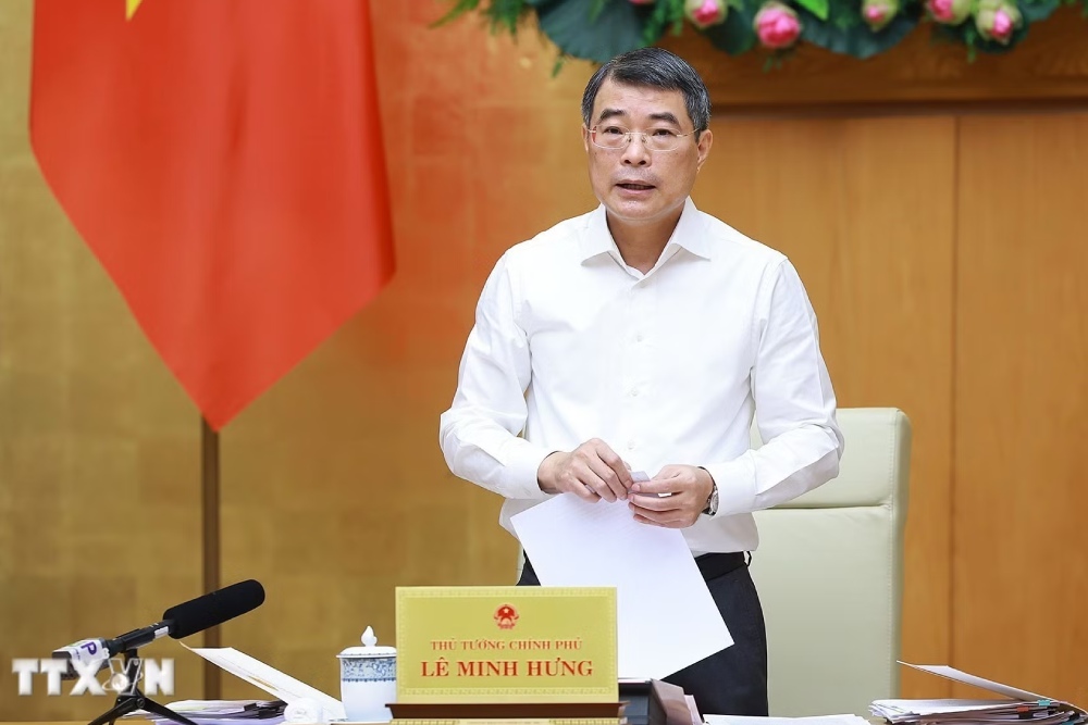 Politburo Member, Prime Minister Le Minh Hung chairs the meeting of the Standing Committee of the Government and the Standing Committee of the Government Party Committee on the morning of September 9. 4. Photo: VNA