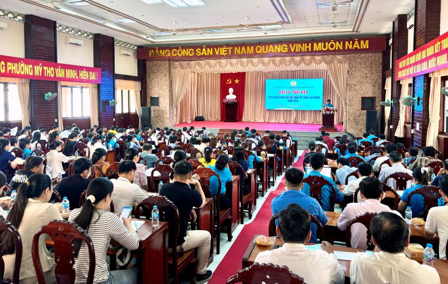 Overview of the 2026 occupational safety, occupational health and fire prevention training session. Photo: Duc Trung