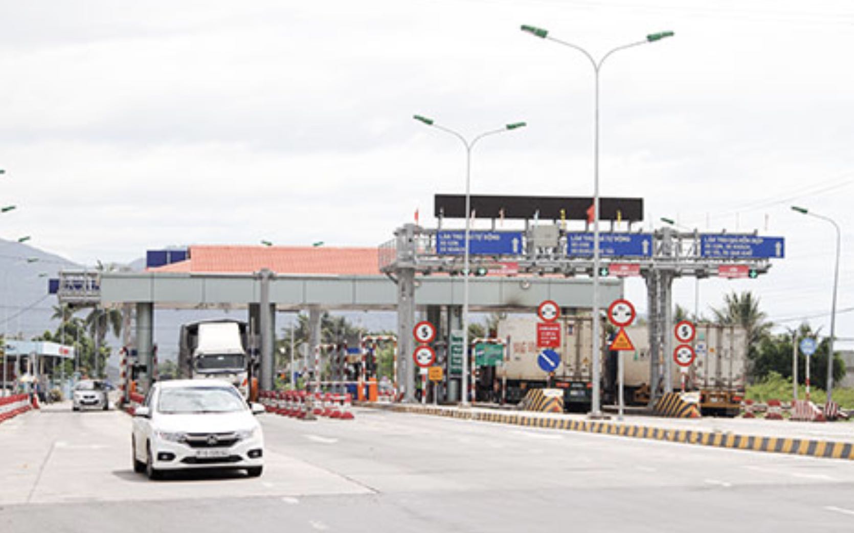 Một số công dân đủ điều kiện nhưng vẫn chưa được giảm phí BOT Cam Thịnh. Ảnh: Cam Ranh