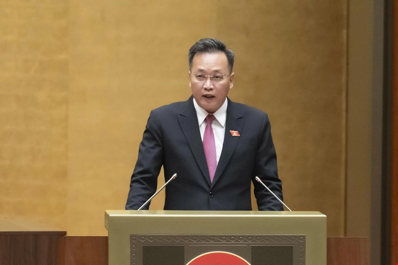 State Auditor General Nguyen Huu Nghia said that some localities reported incomplete sources of salary reform, leading to excess central budget allocation. Photo: Media National Assembly