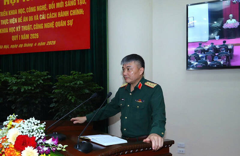 Senior Lieutenant General Nguyen Van Hien - Member of the Party Central Committee, Deputy Minister of National Defense requested to accelerate the progress of consulting and reviewing tasks for research and development of strategically significant weapons and technical equipment. Photo: Ministry of National Defense