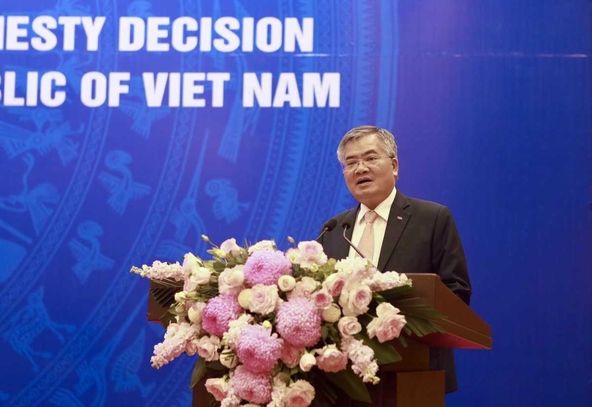 Ông Cấn Đình Tài - Phó Chủ nhiệm Văn phòng Chủ tịch nước công bố Quyết định số 457 về đặc xá năm 2026 của Chủ tịch nước. Ảnh: Duy Tuấn 