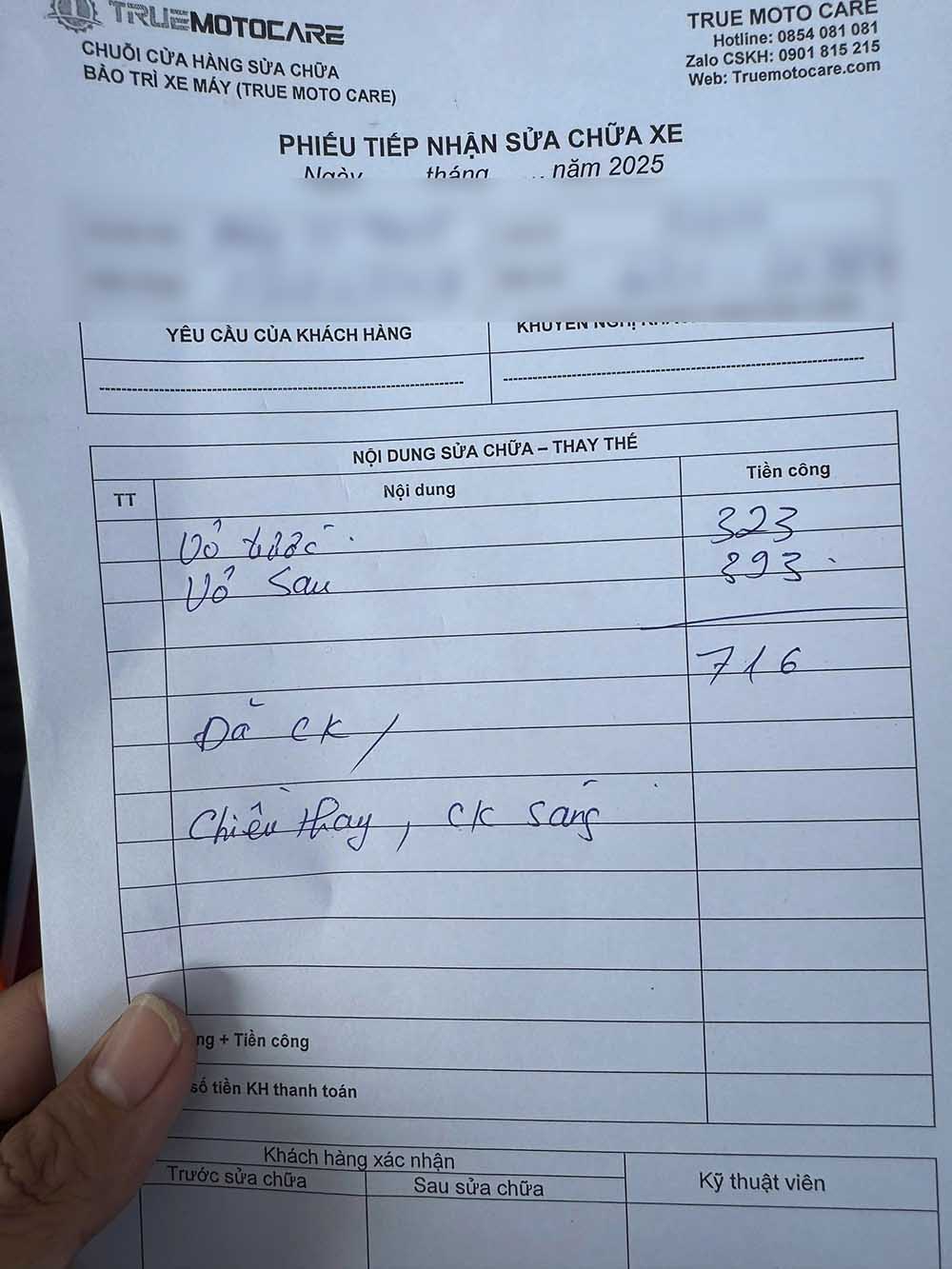 “Hóa đơn” người thay phụ tùng nhận được sau khi thanh toán. Ảnh: Công nhân cung cấp