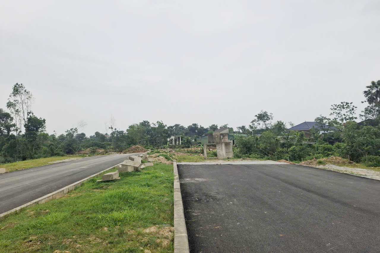 The Ham Nghi extended road project is requesting an additional adjustment of 55 billion VND to pay compensation for site clearance. Photo: Tran Tuan