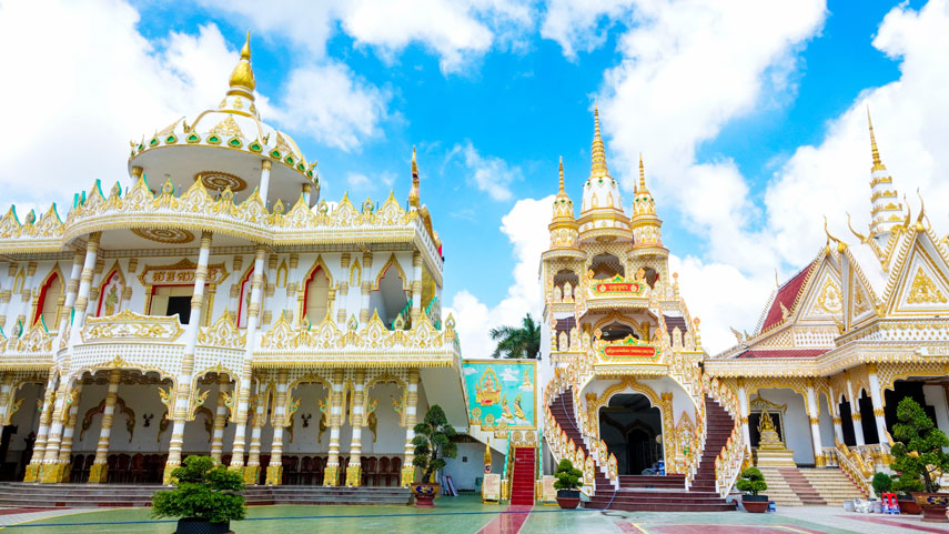 Chùa . Ảnh: Hân Nghiên