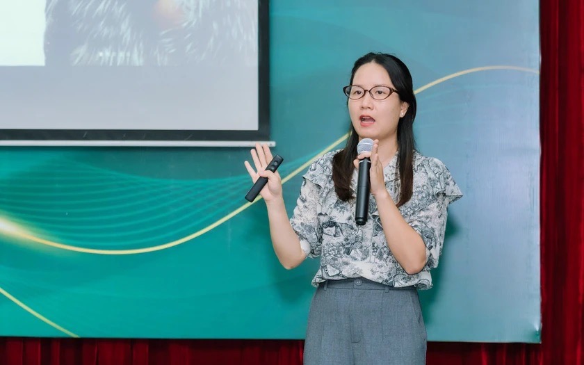 Thạc sĩ Bùi Thị Thu Giang, Đại diện Tổ chức Campaign for Tobacco Free Kids , Quản lý chương trình chia sẻ thông tin tại Hội thảo. Ảnh: Tuệ Minh