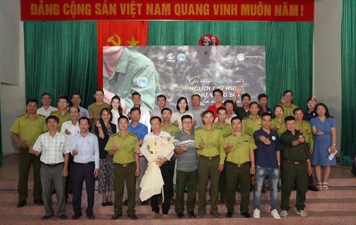 Tập thể tham dự Lễ vinh danh Giải thưởng Người Giữ Rừng Chư Yang Sin mùa 3. Ảnh: BTC cung cấp