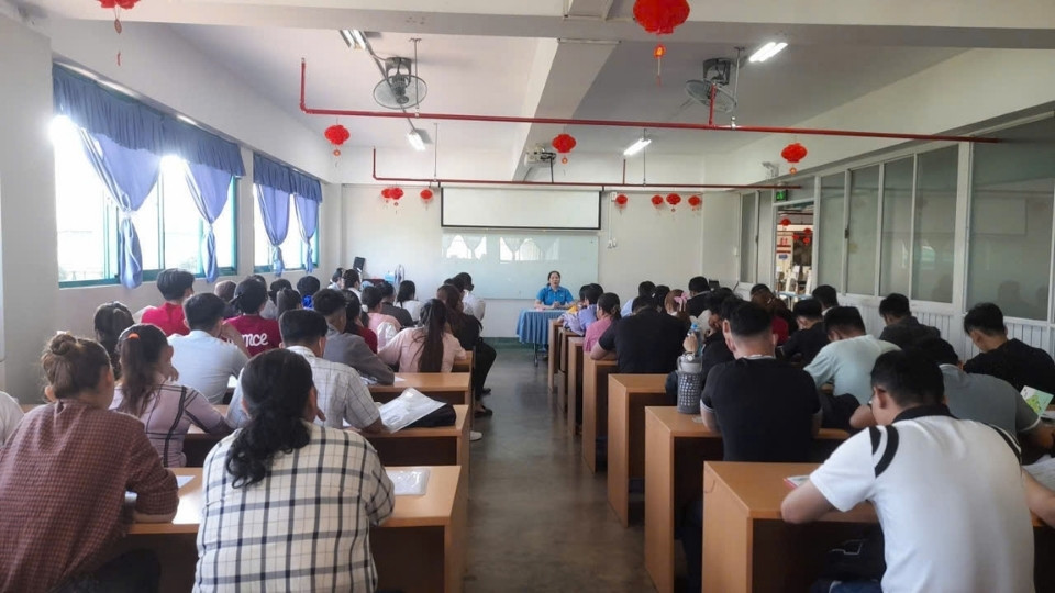 Lớp đoàn viên mới tại Công ty TNHH Tỷ Xuân, thu hút đông đảo công nhân tham gia, góp phần phát triển tổ chức công đoàn. Ảnh: Hoàng Lộc