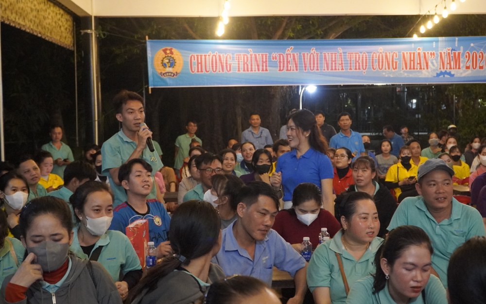 Workers participate in quizzes.