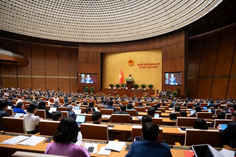 Today, the 16th National Assembly discusses the plan to borrow and repay public debt for the period 2026-2030. Photo: Quochoi. vn