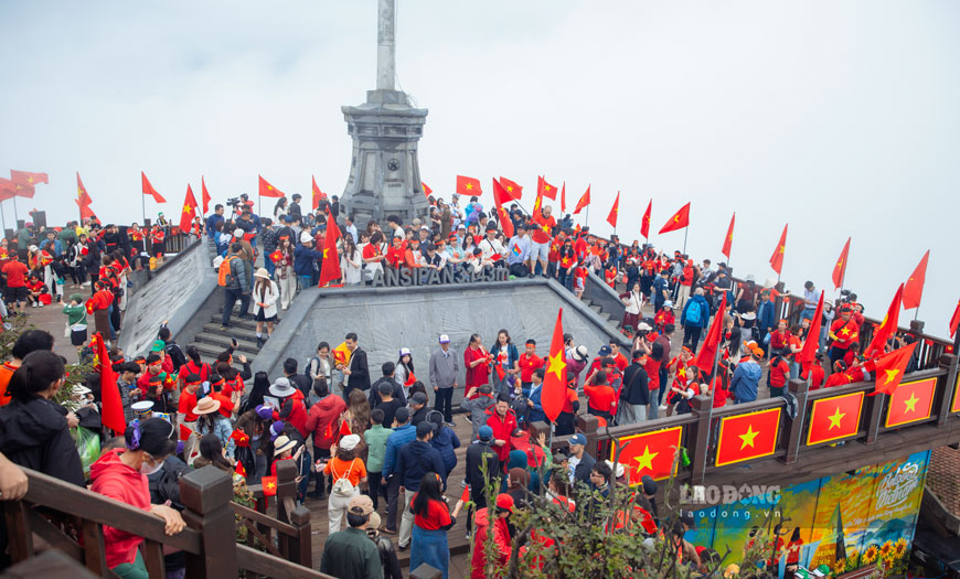 Conquering Fansipan may be an attractive activity this April 30 - May 1 for many families. Photo: Dinh Dai