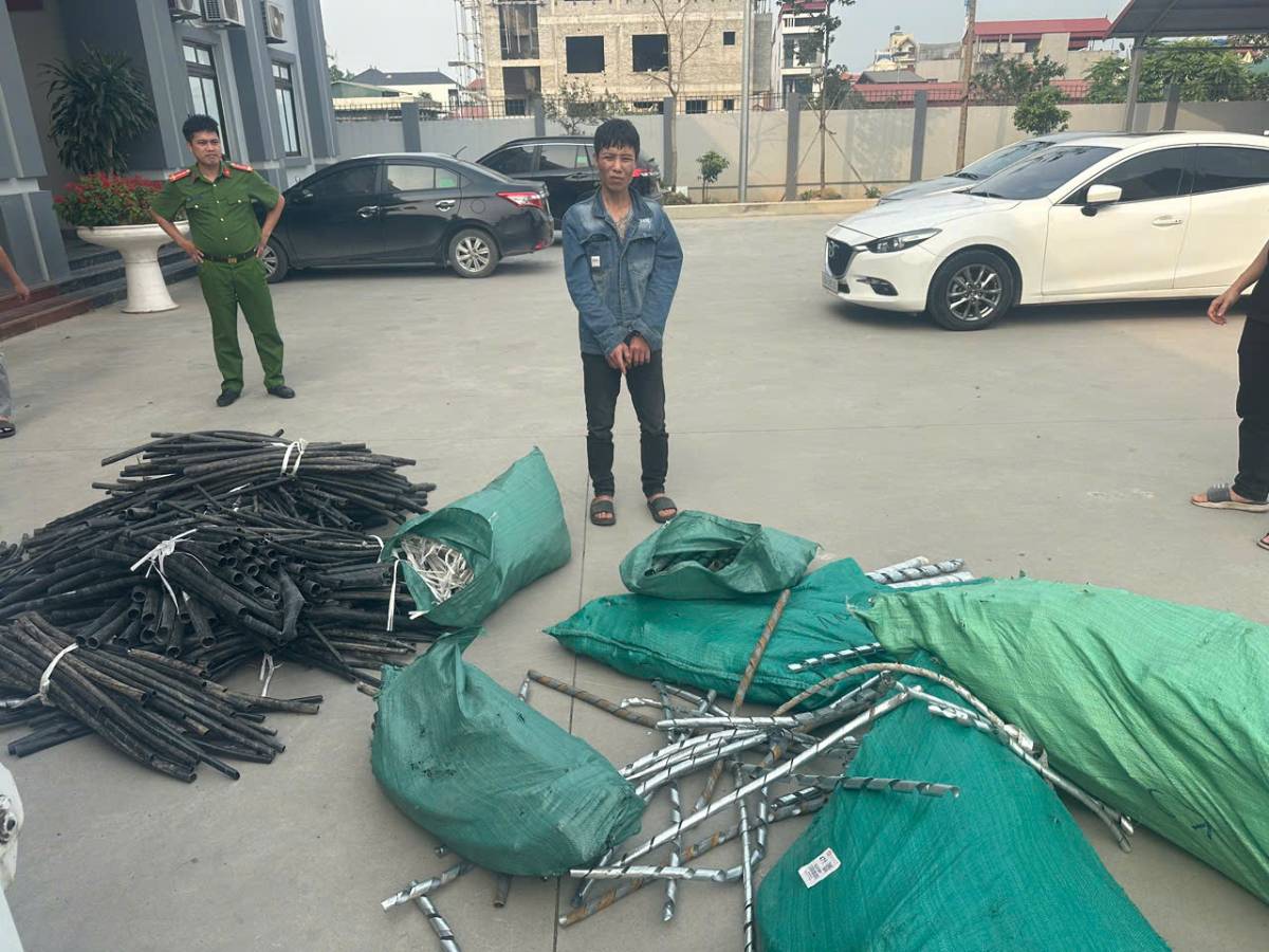 Subject Do Dinh Luong has the act of illegally possessing drugs. Photo: Hung Yen Police