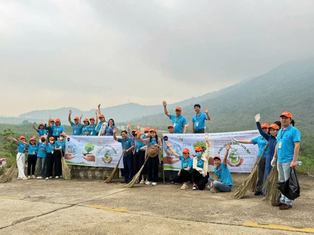 Tho Phu Commune Trade Union has coordinated with Adiana Vietnam Footwear Co., Ltd. to organize the program "Day for Workers' Health", spreading awareness of environmental protection. Photo: Thanh Hoa Trade Union