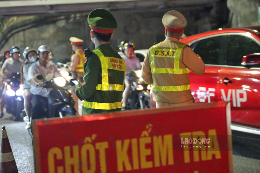 The work of controlling alcohol concentration violations is being synchronously implemented by the traffic police force in coordination with the ward police.